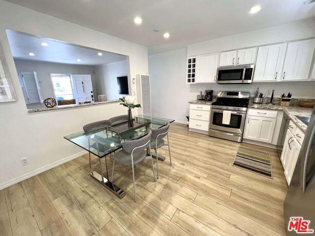 Building Photo - 422 Pacific St