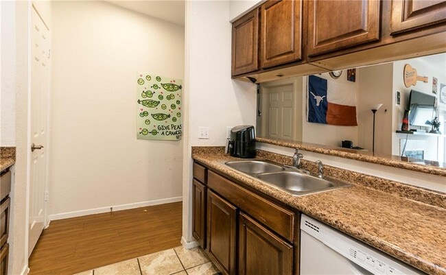 Foto del edificio - 807 W 25th St