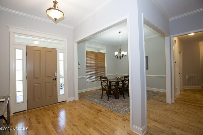 Foto del edificio - 40 Spring Lake Dr