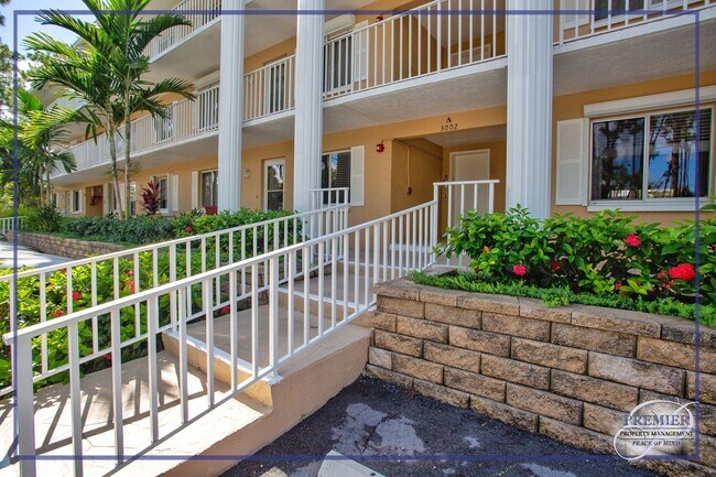 Building Photo - ***FIRST FLOOR CONDO***NAPLES SANDPIPER BA...