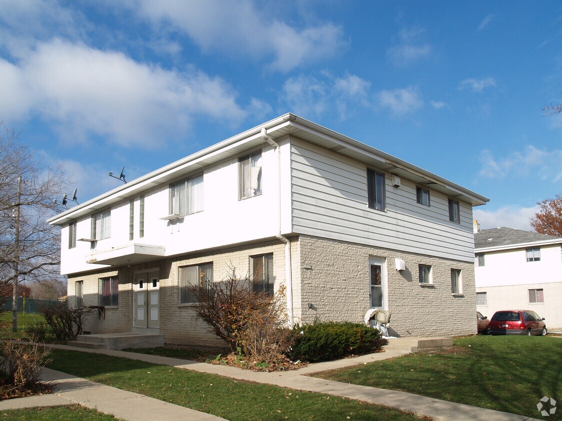 Foto principal - 1717 S 89th St