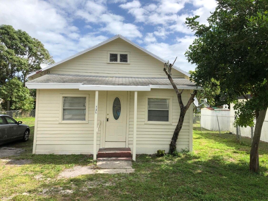 Primary Photo - 1610 N 14th St