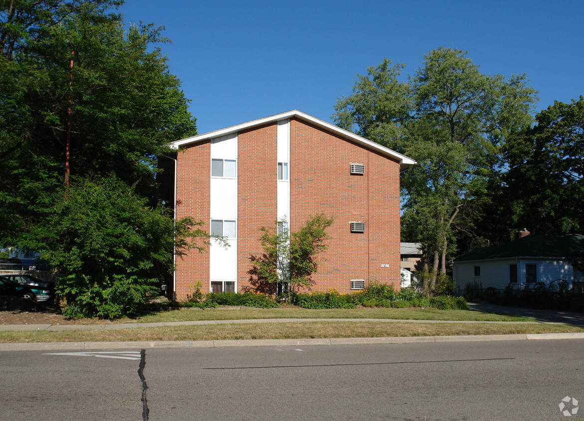Building Photo - 141 Spartan Ave