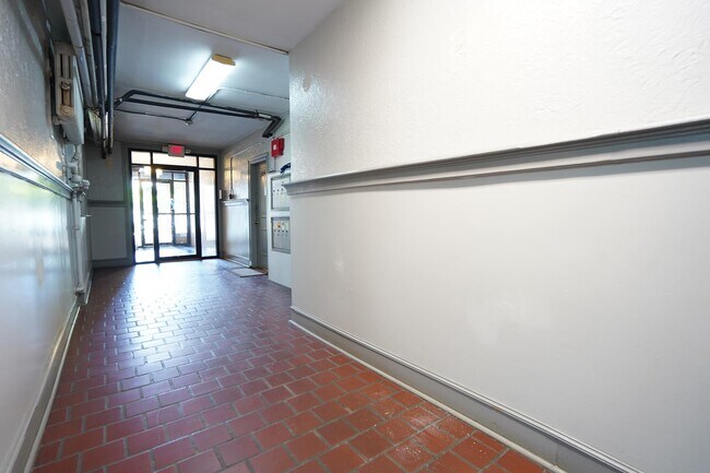 Foto del edificio - 45 Chestnut Hill Ave