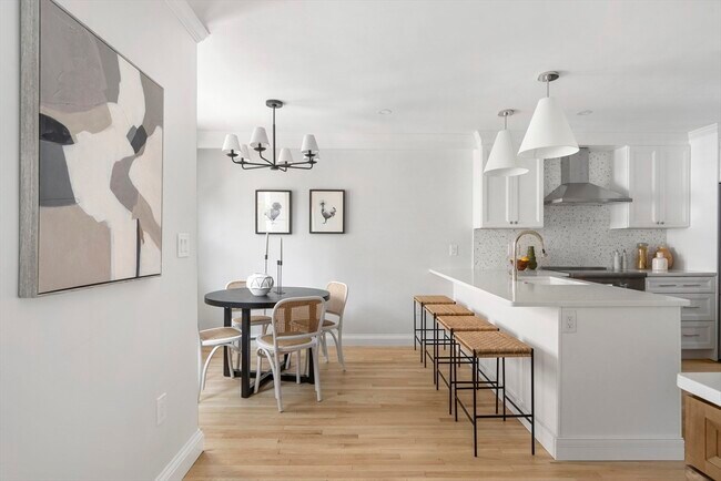 Foto del edificio - 715 E 7th St