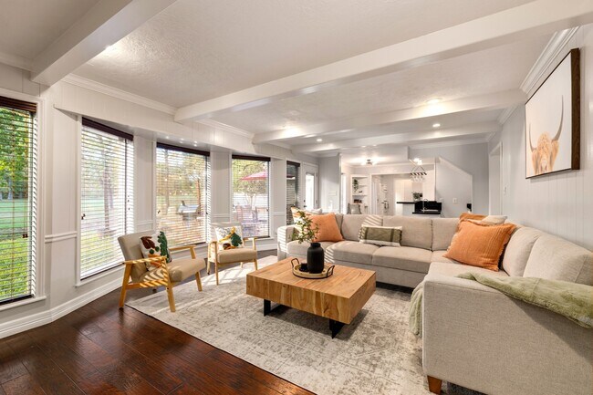 Building Photo - 522 River Plantation Dr