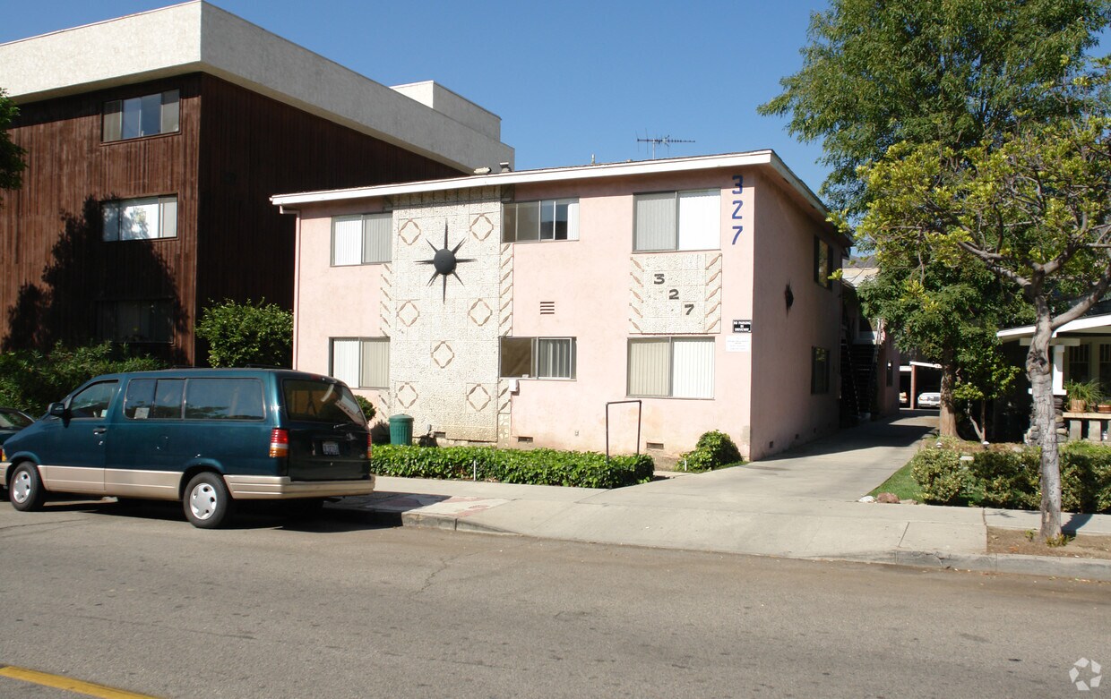 Primary Photo - 327 Burchett St