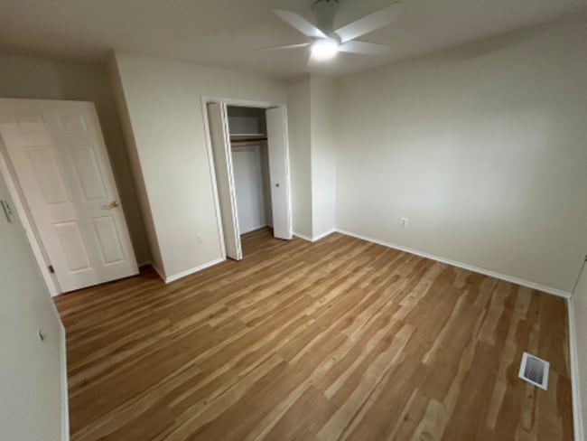 Building Photo - 30 Old Mill Bottom Rd N