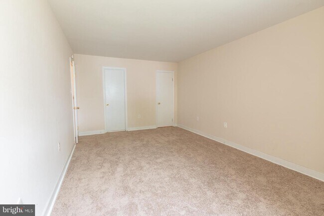 Foto del edificio - 11342 Cherry Hill Rd