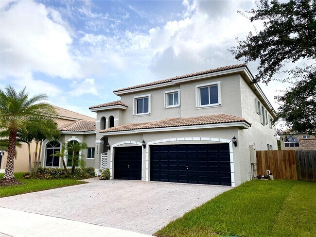 Building Photo - 2239 SE 19th Ave