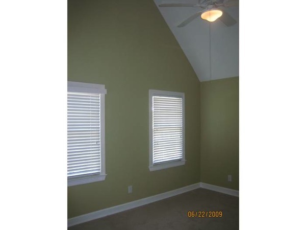 Building Photo - Beautiful Home Close to CofC