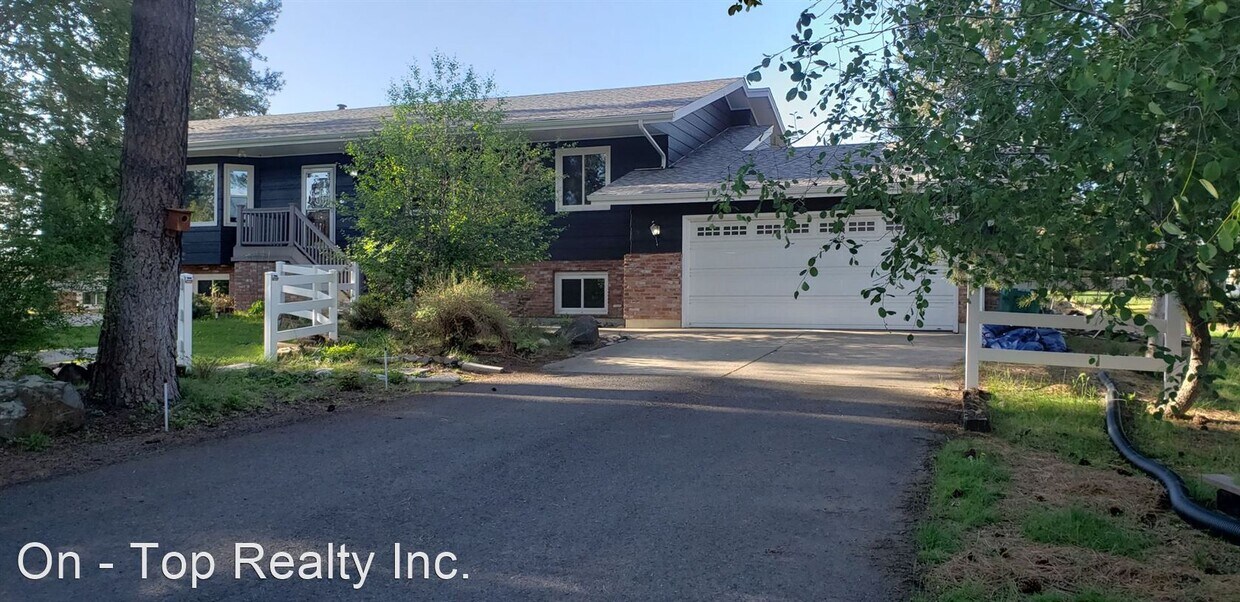 Foto principal - 6 br, 3 bath House - 927 E. Farwell