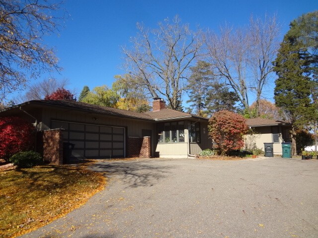 Side yard - 1519 Cambria Dr