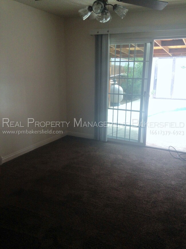 Building Photo - 2913 Dell Ave