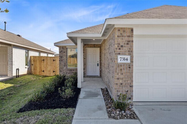 Foto del edificio - 7314 Greenbrier Cyn Ln