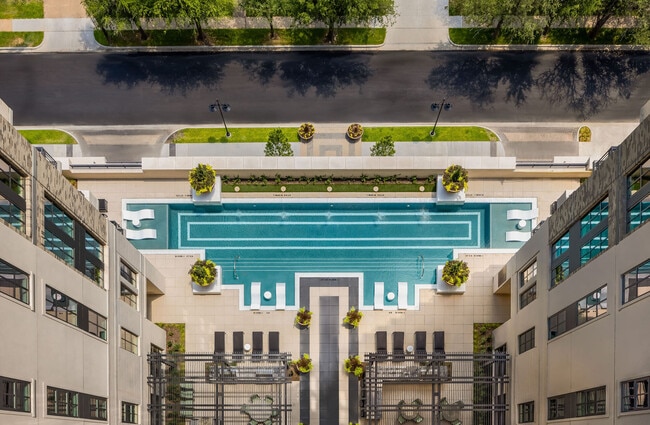 Novel Turtle Creek apartments — community photo - Novel Turtle Creek