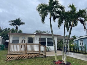 Building Photo - 8580 SW 23rd Pl