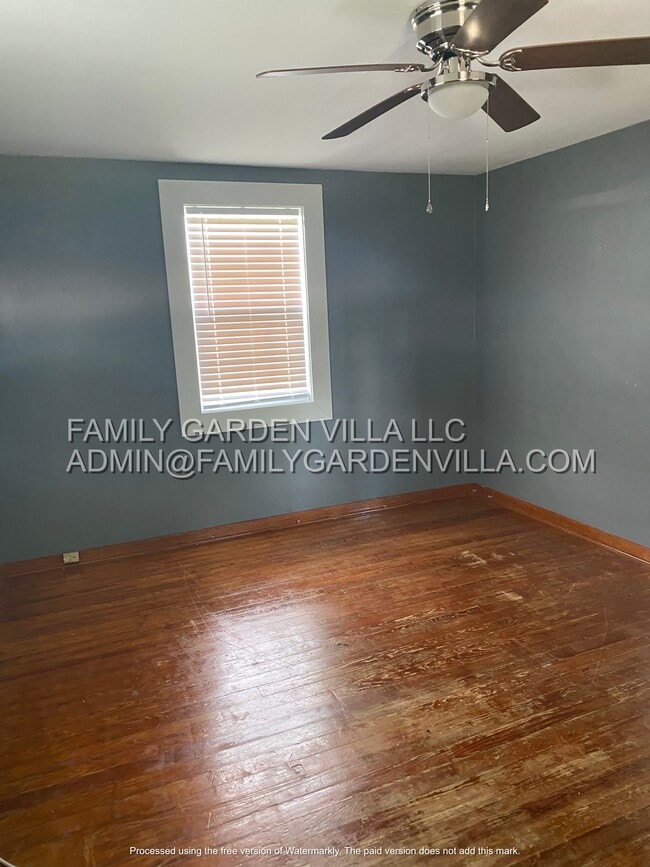 Building Photo - 1836A Ridgefield Ave