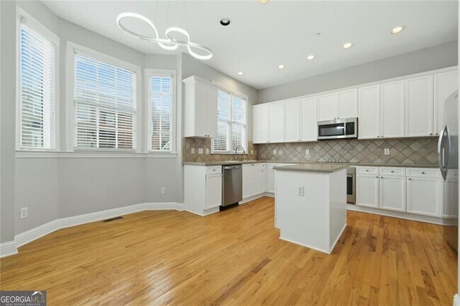 Foto del edificio - 319 Creekbank Way SE
