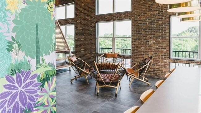 Foto del edificio - 780 Memorial Dr SE