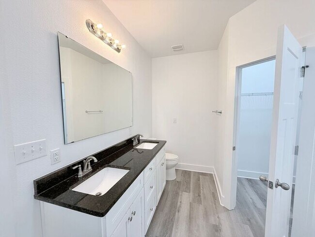 Building Photo - 3278 Bernath Dr