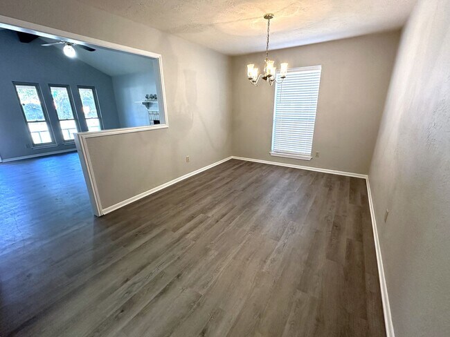 Building Photo - 9115 Mockingbird Ln, Beaumont TX 77707