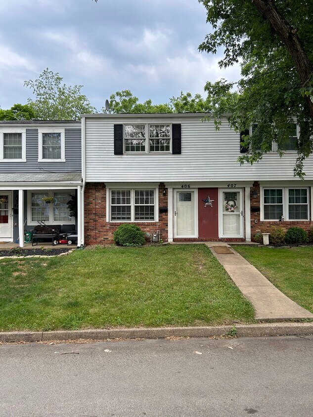 Primary Photo - 406 Hickory Cir