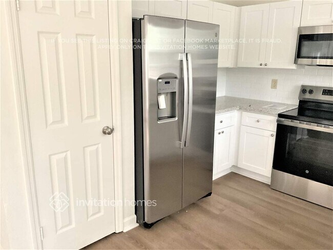 Foto del edificio - 3519 Kings Mountain Dr