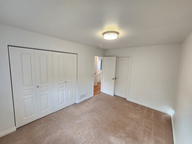 Building Photo - 3310 Kendall Loop