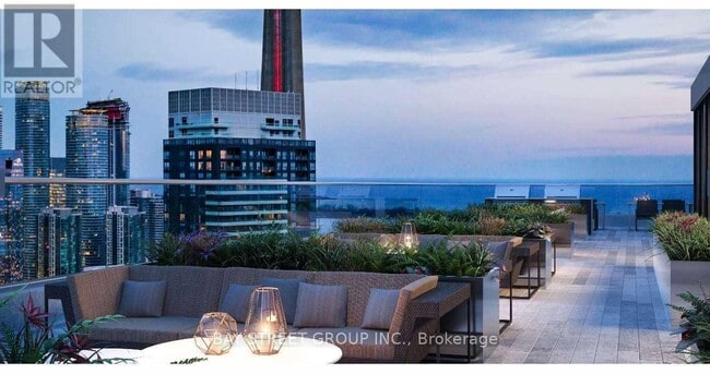 Building Photo - 357 King St W