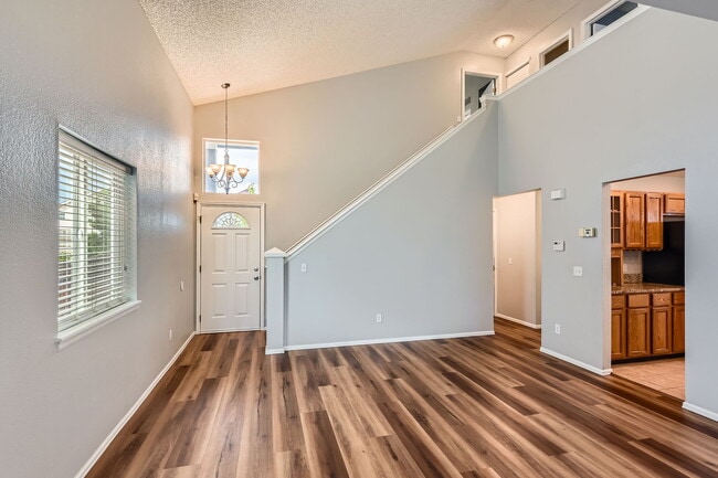Building Photo - 8750 Redwing Ave
