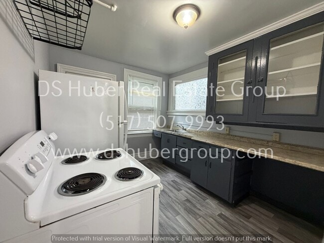 Building Photo - 533 Seymour Ave
