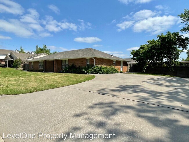 Building Photo - 4 br, 2.5 bath House - 6810 NW 11th Street