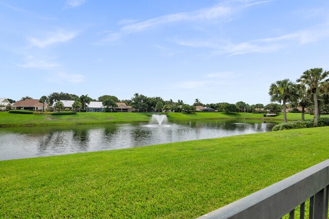 Foto del edificio - 233 River Park Dr
