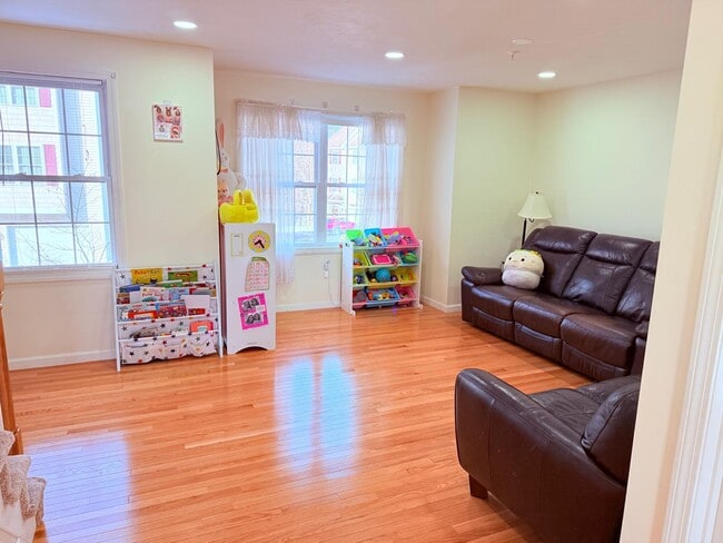 Photo - 140 Stedman St Townhome