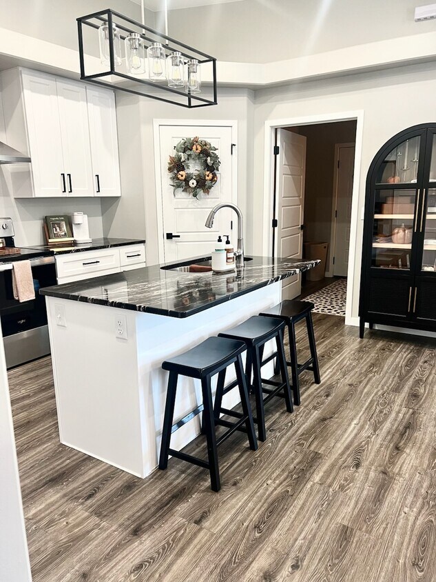 Foto principal - 1821 3rd St NW