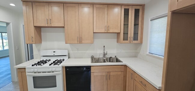 Building Photo - 3622 Stancrest Dr