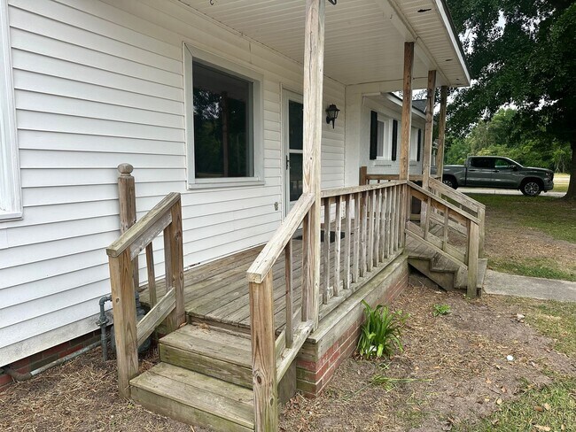 Foto del edificio - 810 W Country Club Dr