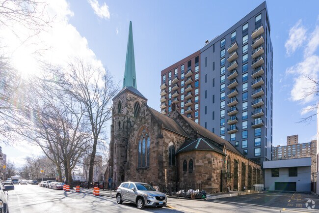 Building Photo - Parish House