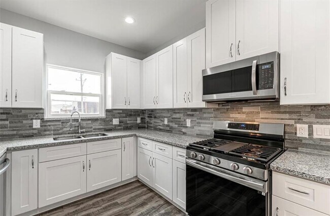 Foto del edificio - 8204 Moon Beam St