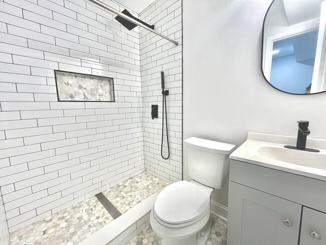 Building Photo - 1510 10th St NW