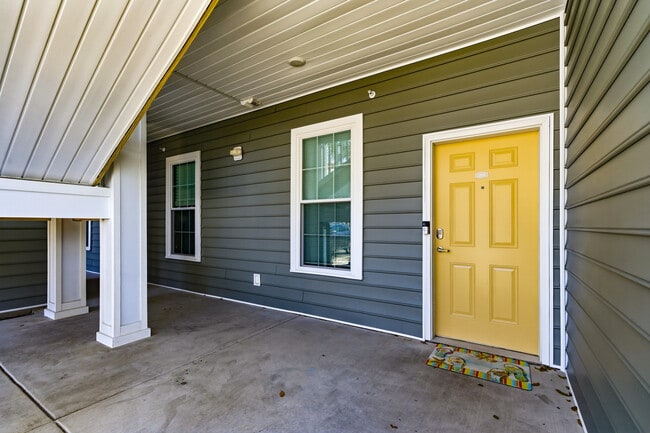 Building Photo - 150 Ella Kinley Cir