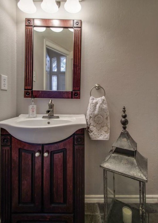 Foto del edificio - 1110 Babbling Brook Drive