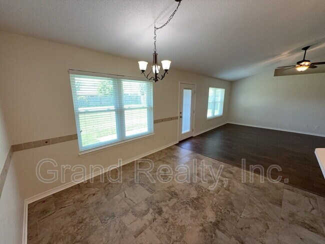 Foto del edificio - 3681 Berrypatch Ln