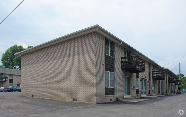 Dale Court - 2610-2638 Dewey Ave