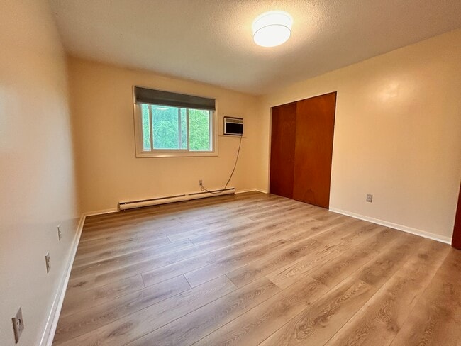 Foto del edificio - 213 Baxter Rd