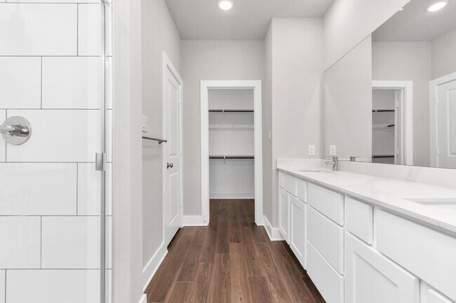 Foto del edificio - Welcome to the Drake – Where Comfort Meets...