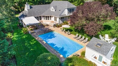 Building Photo - 48 Sheppard St