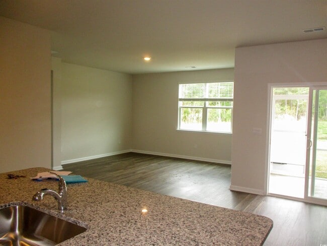 Foto del edificio - 1443 Porchfield Dr