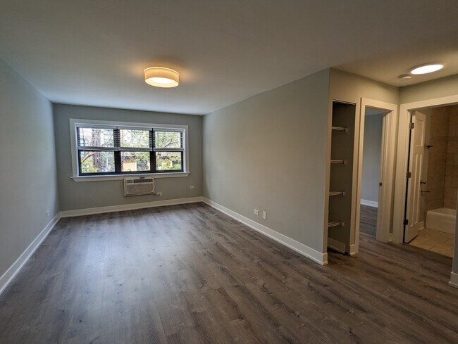 Foto del edificio - 445 W Barry Ave
